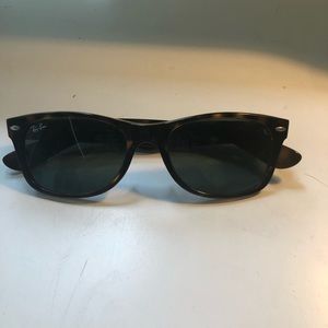 NEW WAYFARER RAY BAN GLASSES